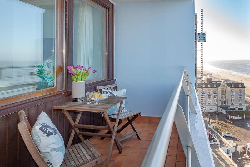 Ad 6 _ Ocean View _whg 265_ _ Apartment *