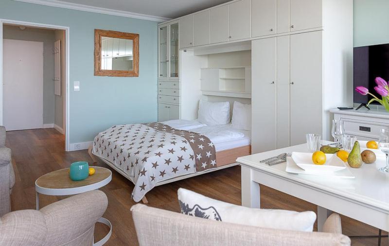 Ad 6 _ Ocean View _whg 265_ _ Apartment *